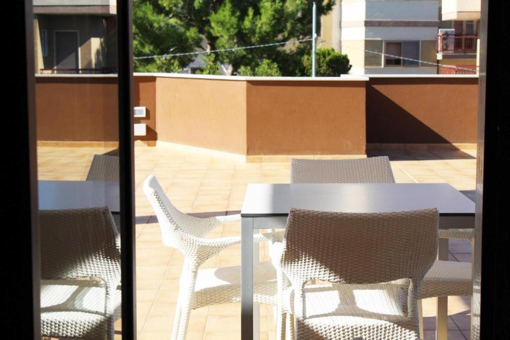 Colonna Rooms & Apartment Trani Exteriér fotografie